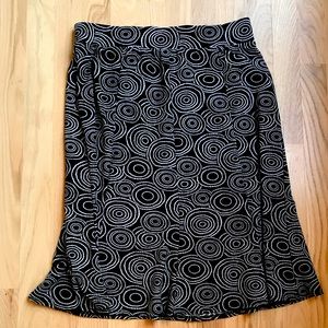 Black Skirt perfect for dinner, office... Size S
